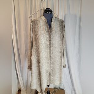 NY CollectionWoman Beige and Cream Snake Patterned Blouse